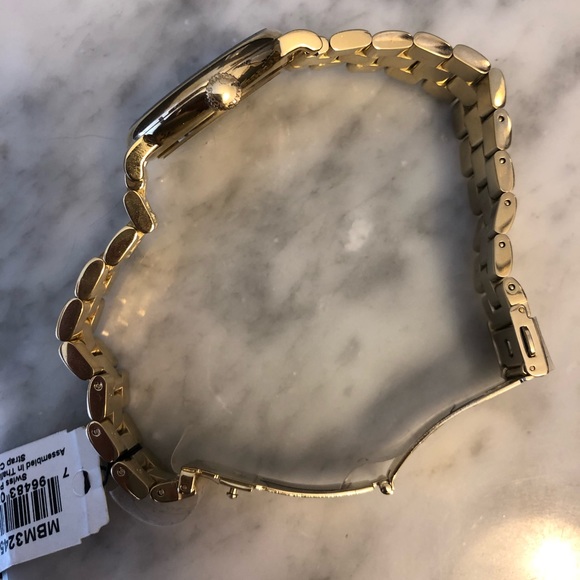 Marc by Marc Jacobs Watch - Picture 2 of 5